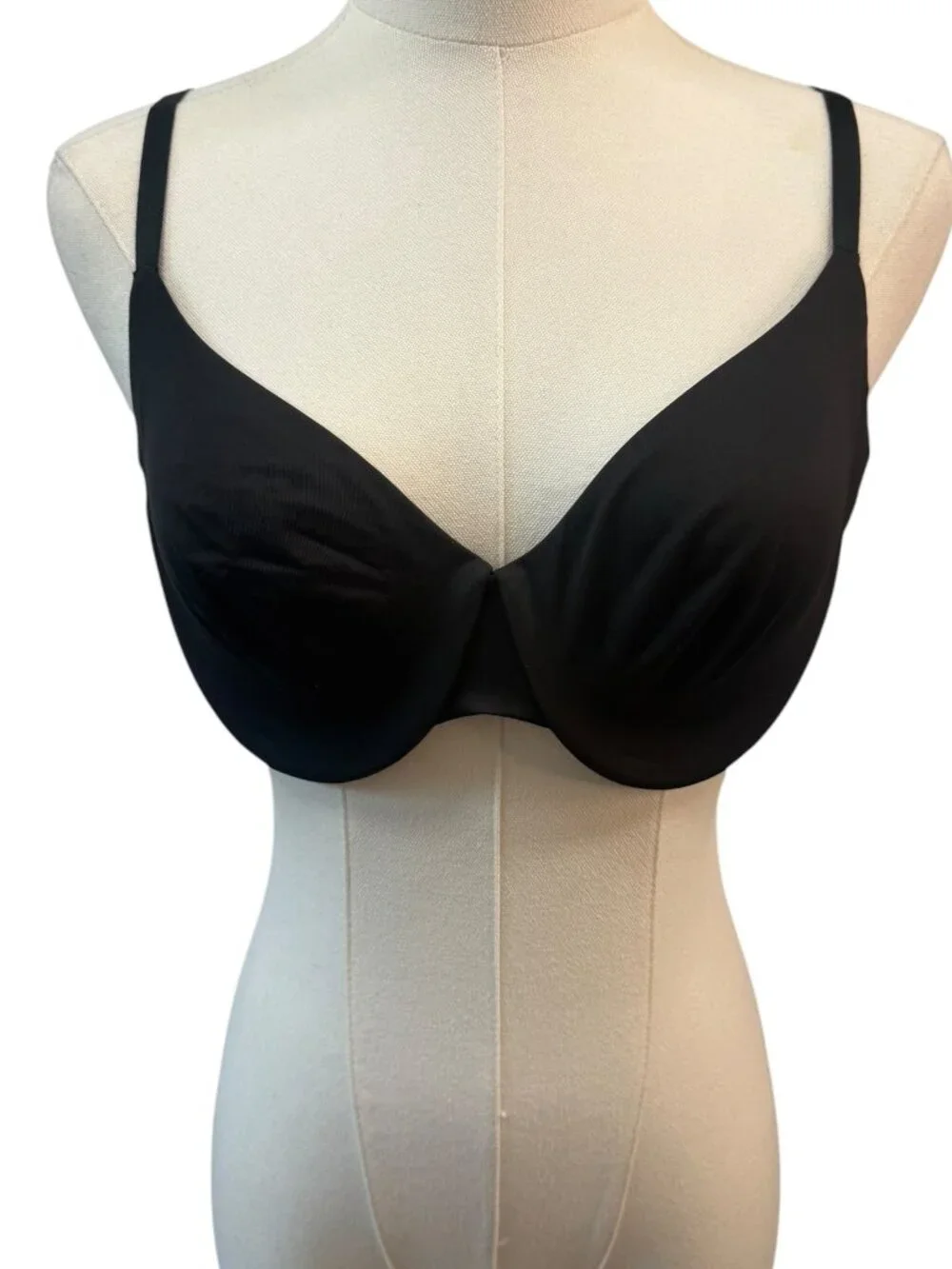SKIMS Signature Swim Underwire Full Coverage Bikini Top Onyx Size 8 EUC